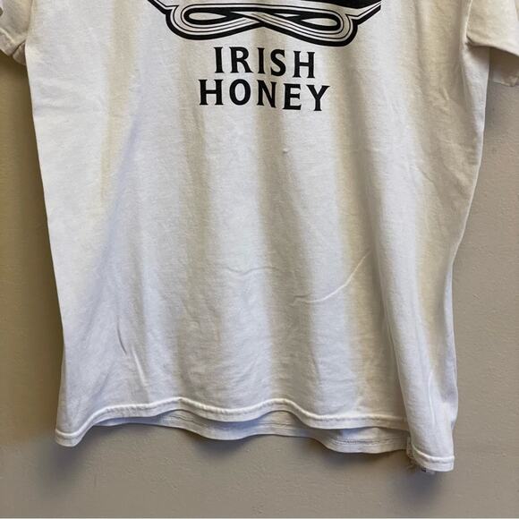 Gildan M Bushmills Irish Honey Whiskey short sleeve t-shirt white - Picture 3 of 7